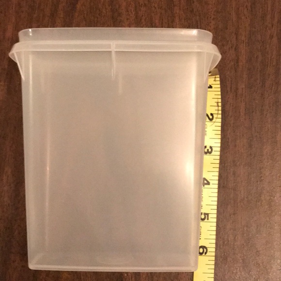 Tupperware storage containers - Picture 3 of 4